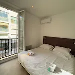 A025-Appartement 2 Chambres - Carre D\'Or-Hyper Centre Cannes