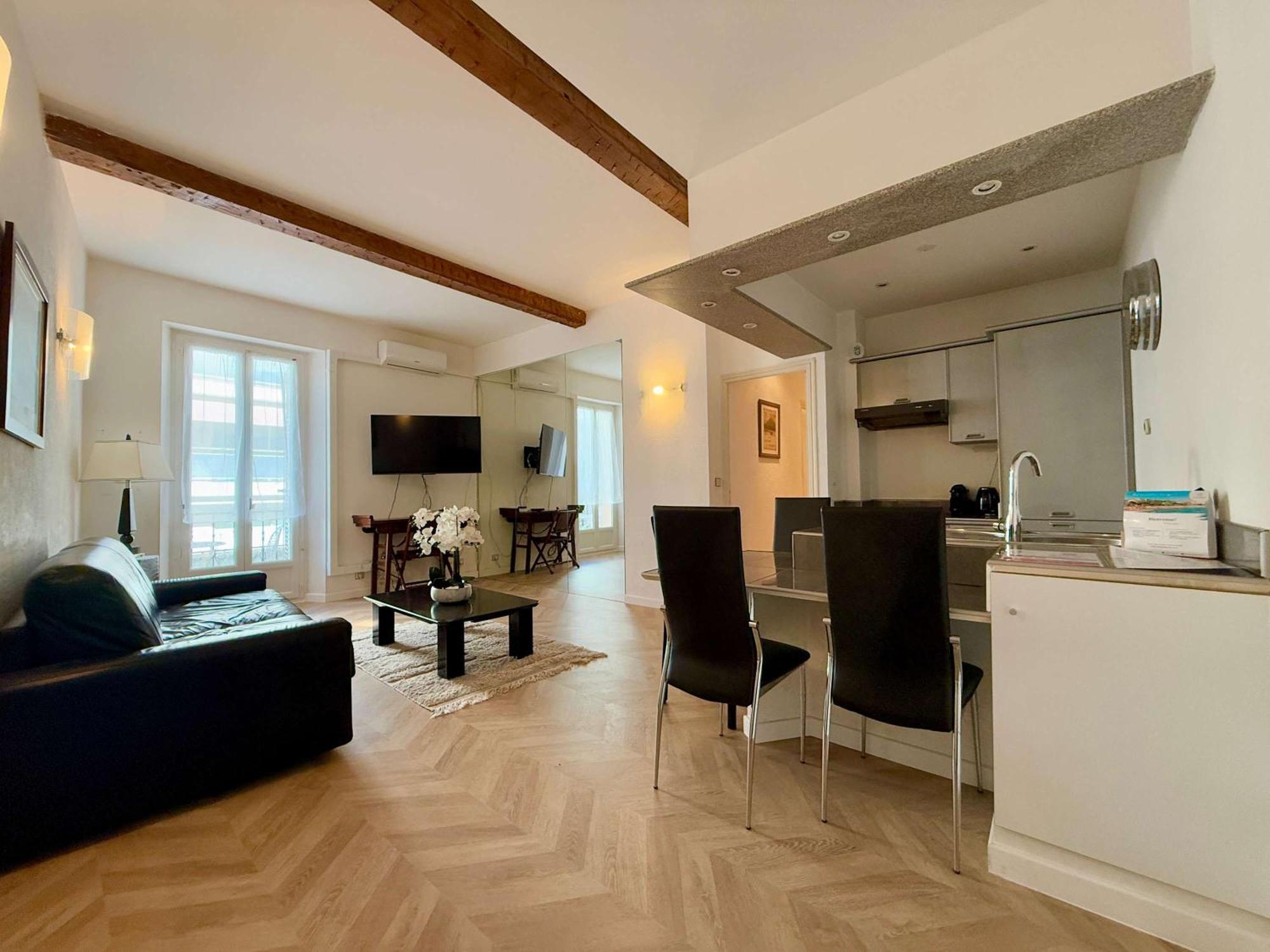 A025-appartement 2 - Carre D'or-hyper Centre Appartement Cannes